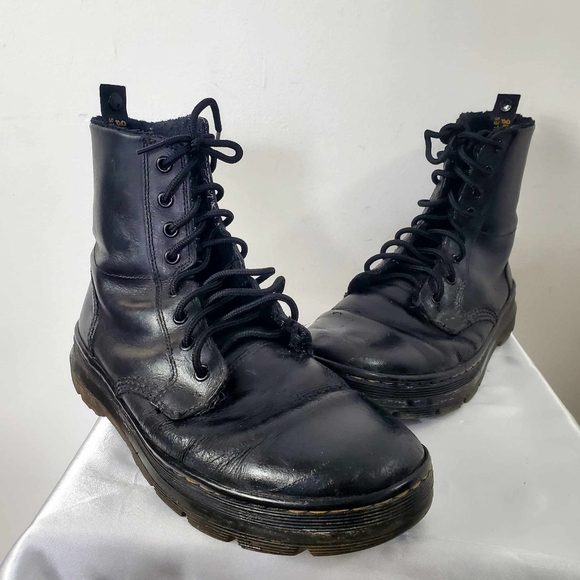Dr. Martens Unisex Leather Winter Boots - Picture 3 of 15
